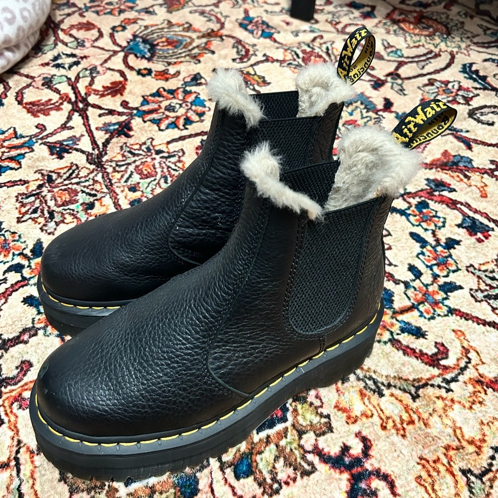 2976 FAUX FUR LINED PLATFORM CHELSEA BOOTS